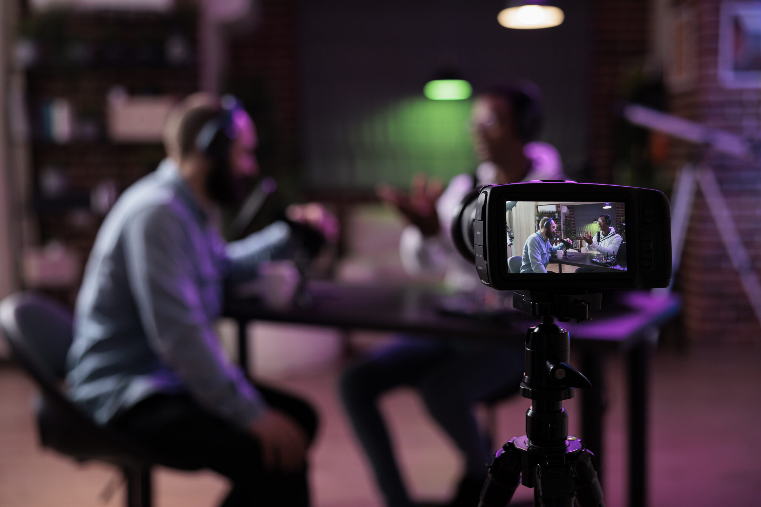 Como criar podcast com inteligência artificial em 2026